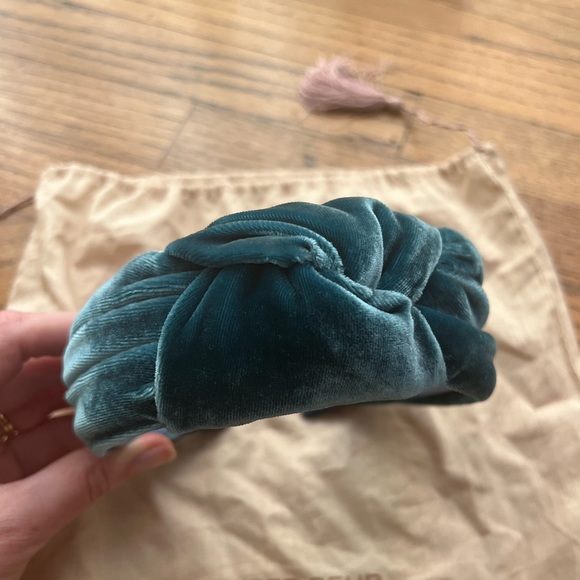 Jenifer Behr silk velvet top knot headband with dust bag - Picture 3 of 4